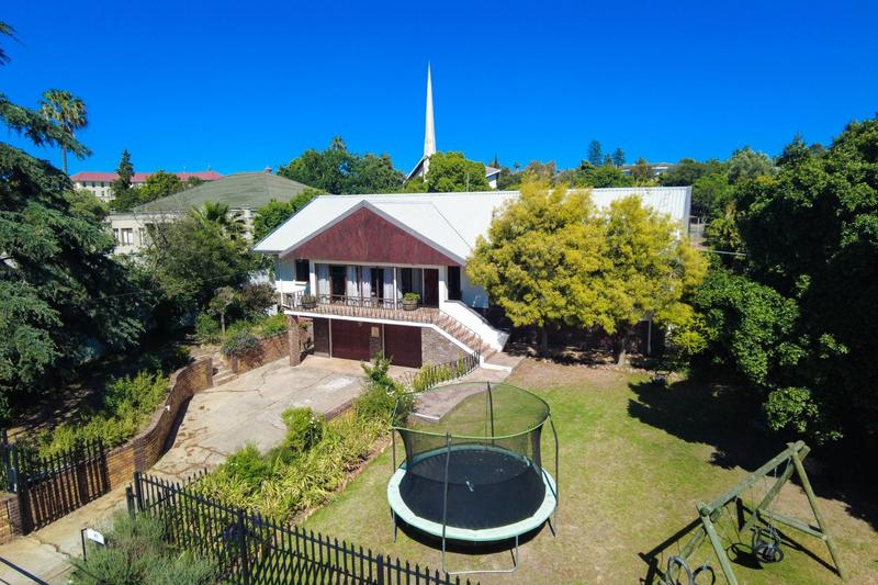 5 Bedroom Property for Sale in Bergzicht Western Cape